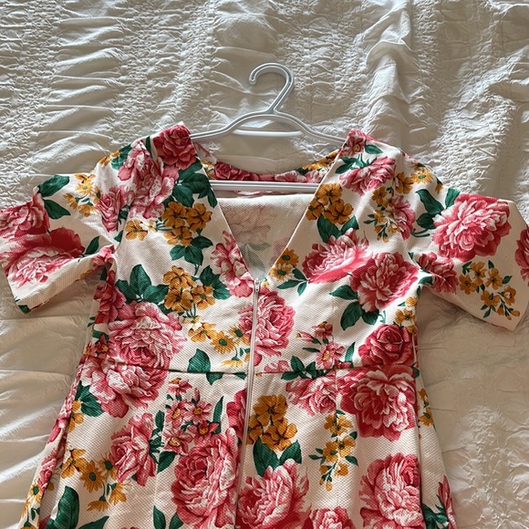 Asos Maternity floral dress - Picture 3 of 3